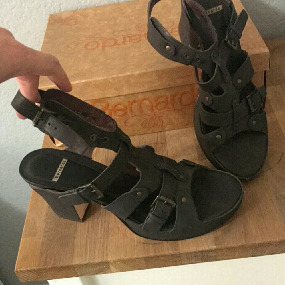 Bernardo Kai leather sandals